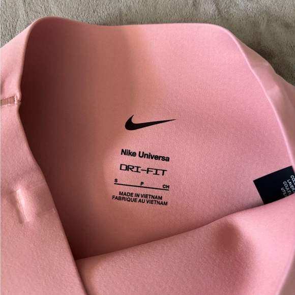 Nike Universal Dri-Fit Pink Leggings - Picture 6 of 7